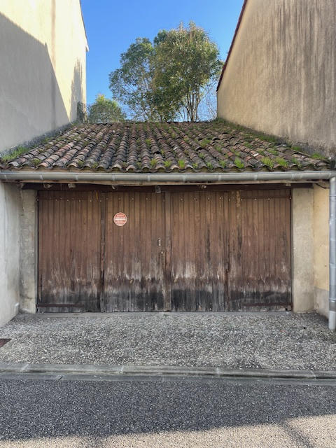 Parking / Garage - 30 m²