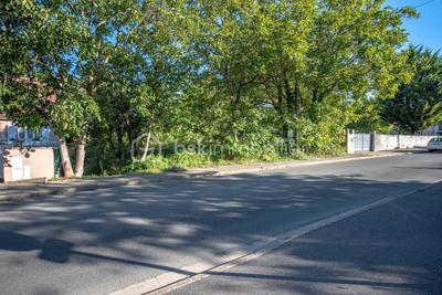 Terrain constructible - 586 m²