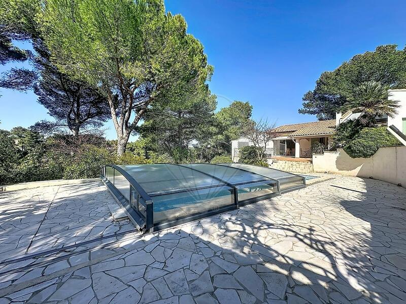 Propriété - 155 m² - 6 pièces