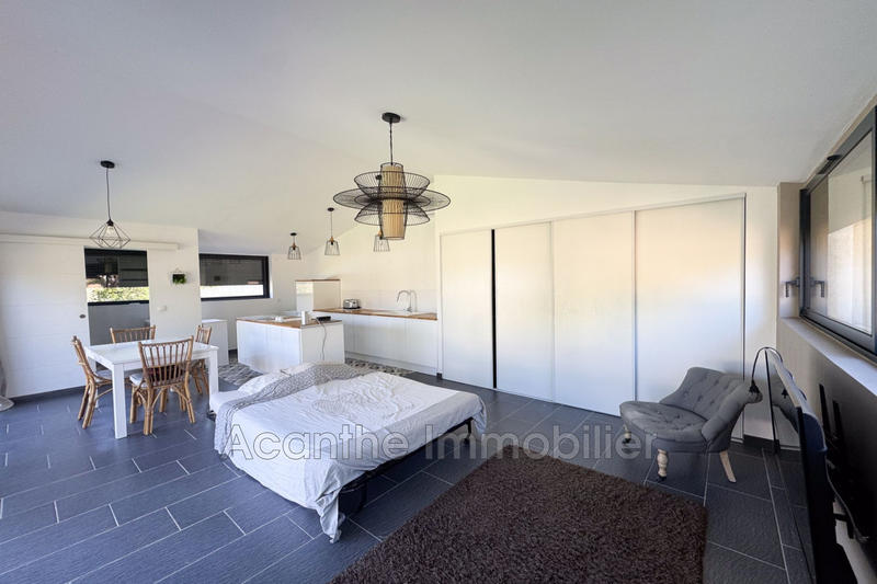 Maison - 220 m² - 7 pièces