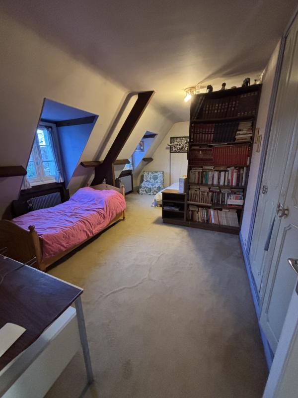 Maison - 220 m² - 9 pièces