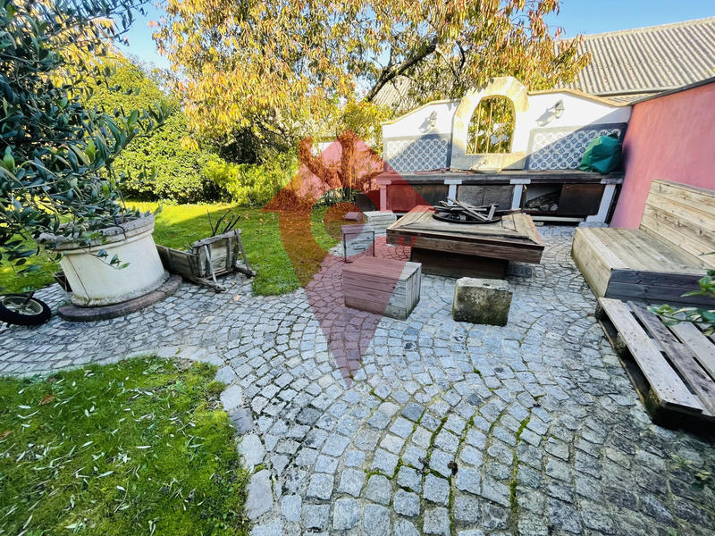 Maison - 250 m² - 7 pièces