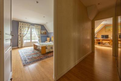 Propriété - 264 m² - 9 pièces