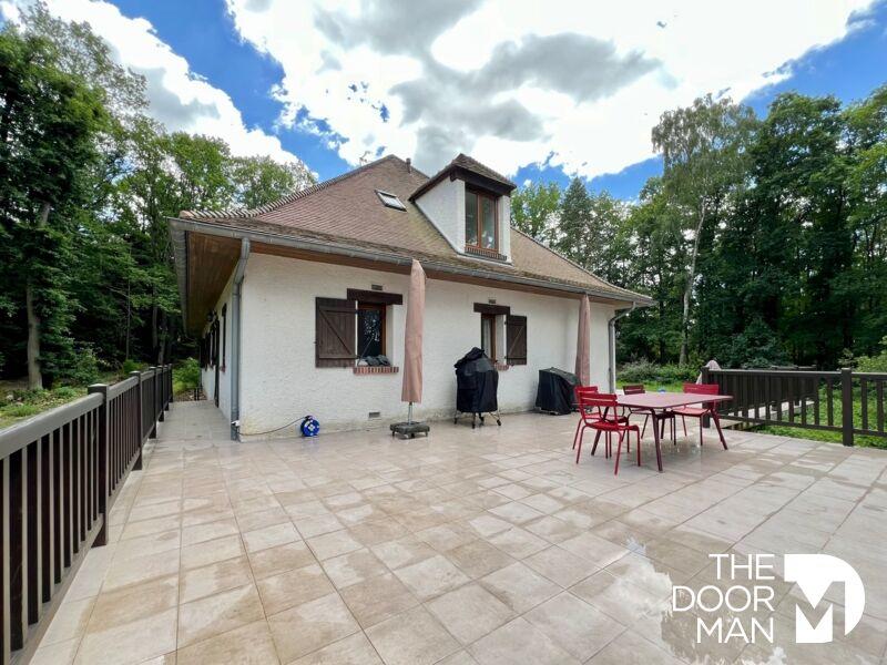 Propriété - 300 m² - 9 pièces