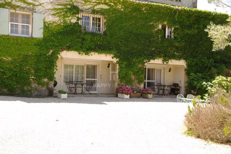 Propriété - 753 m²