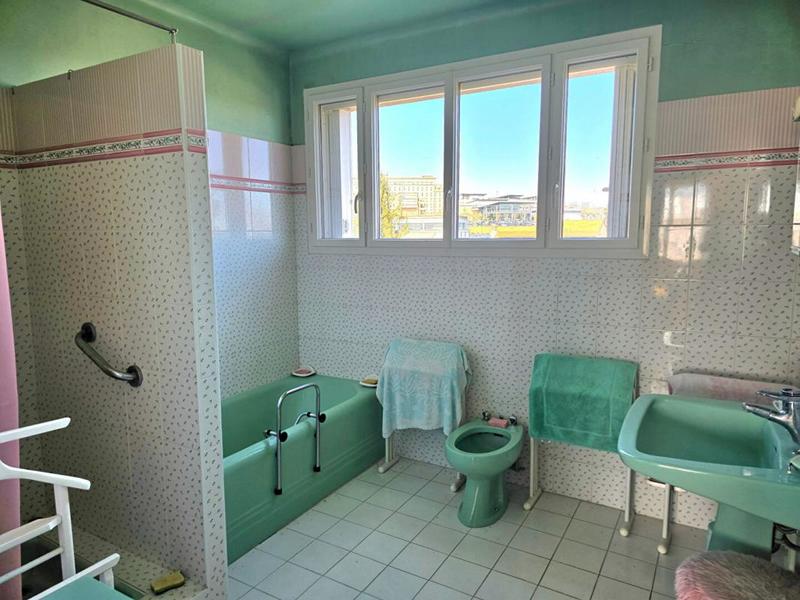 Maison - 156 m² - 8 pièces