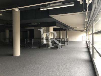 Local commercial - 962 m²