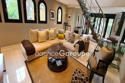 Villa - 208 m² - 5 pièces