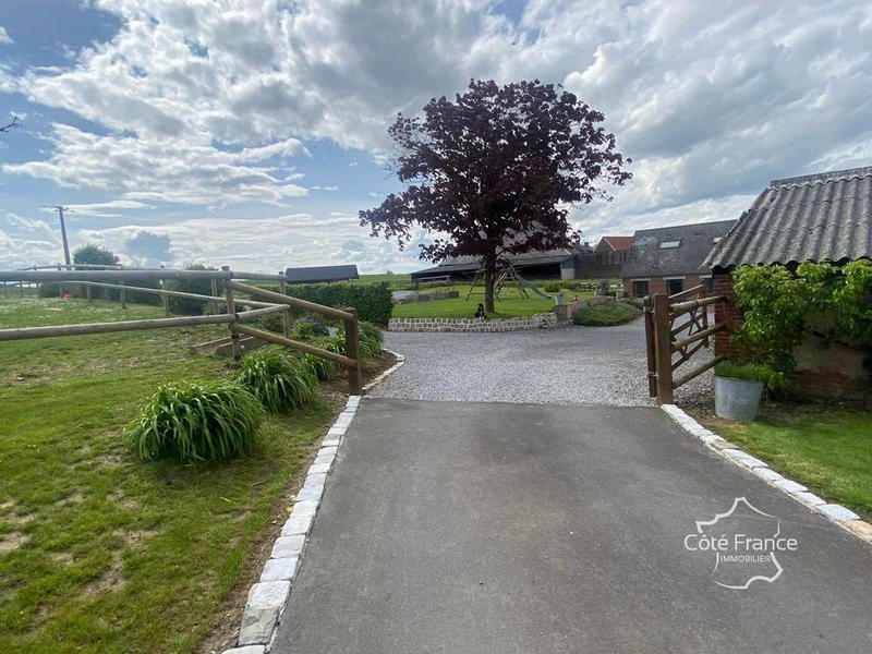 Maison - 210 m² - 10 pièces