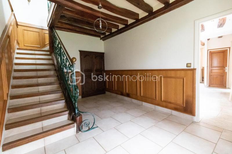 Maison - 302 m² - 9 pièces