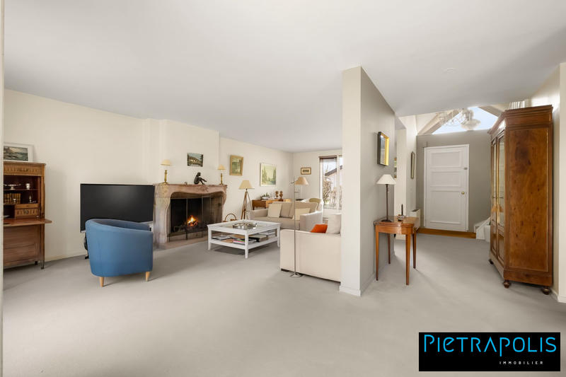 Maison - 224 m² - 7 pièces