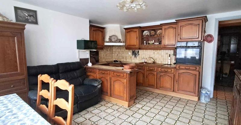 Maison - 99 m² - 16 pièces