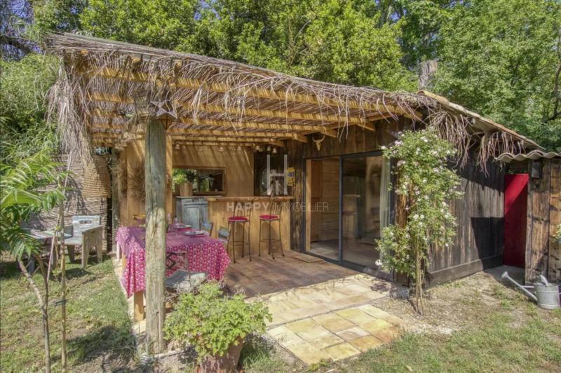 Propriété - 275 m² - 9 pièces