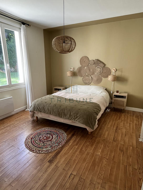 Maison - 195 m² - 7 pièces