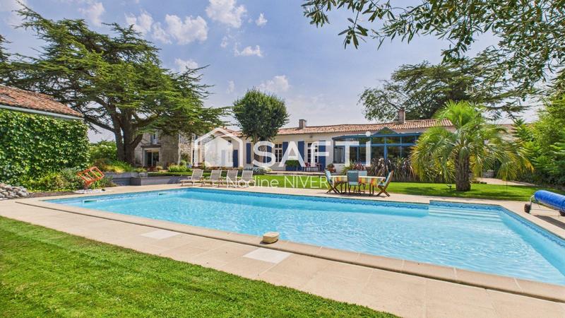 Maison de maîtres - 310 m² - 7 pièces