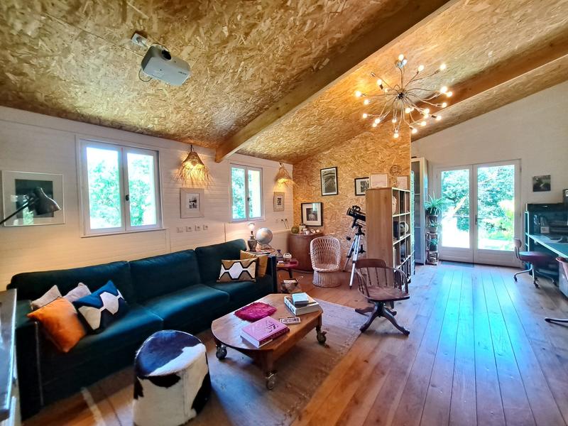 Maison - 397 m² - 16 pièces