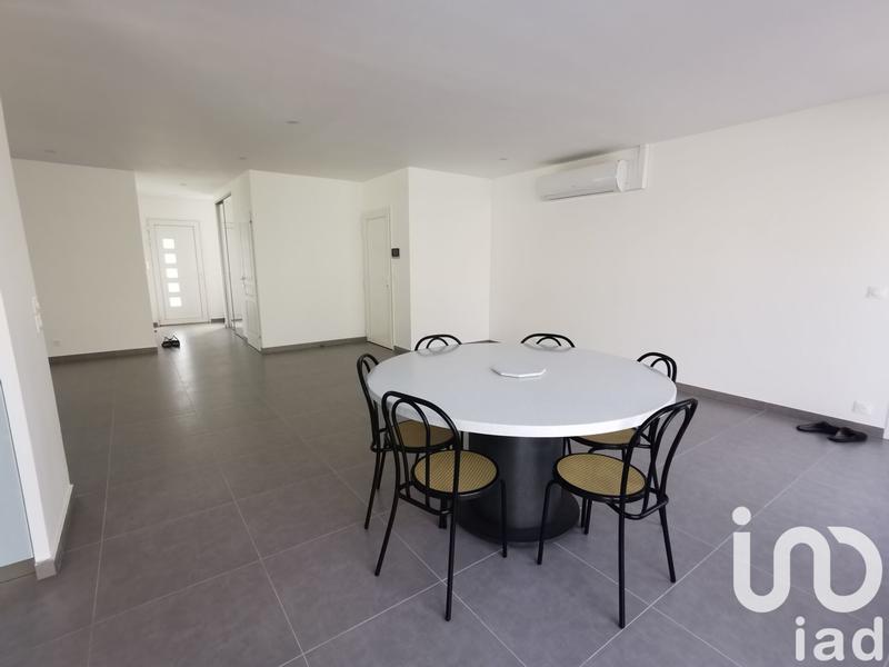 Maison - 225 m² - 9 pièces