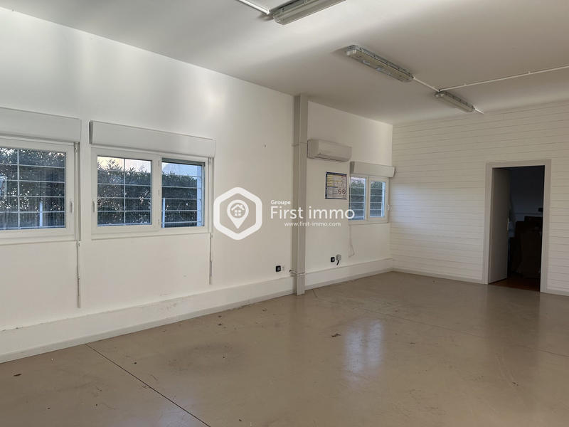 Local commercial - 210 m²