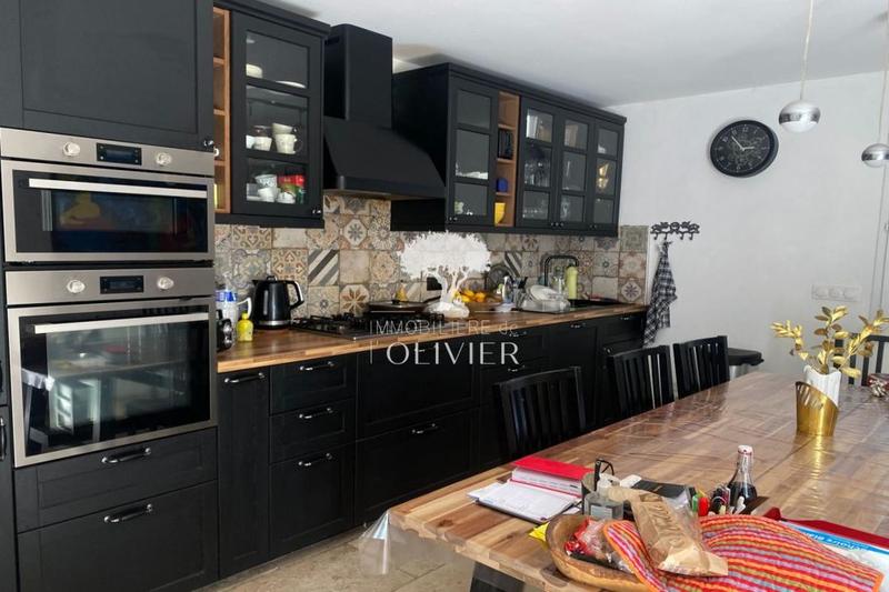 Propriété - 270 m² - 7 pièces