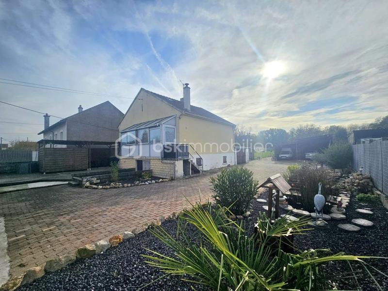 Maison traditionnelle - 80 m² - 5 pièces