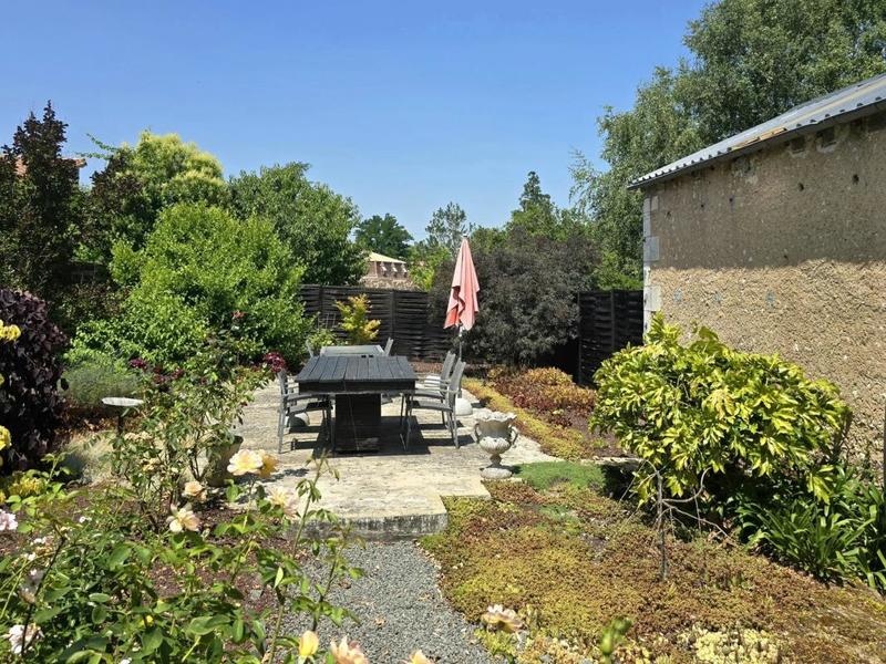 Maison de ville - 220 m² - 9 pièces