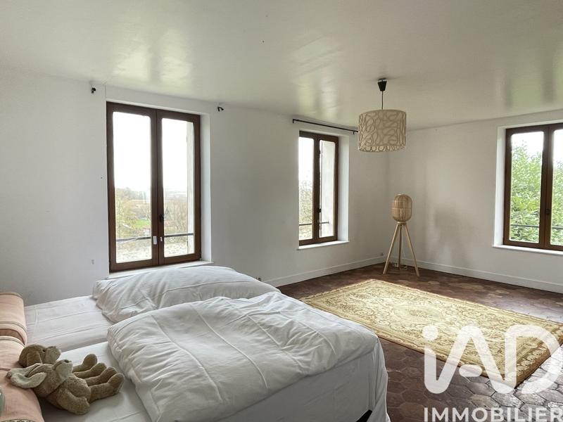 Maison - 210 m² - 7 pièces