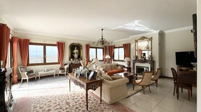 Propriété - 300 m² - 8 pièces