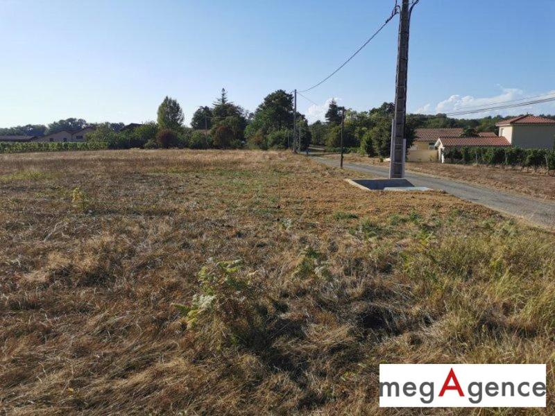 Terrain constructible - 2 500 m²