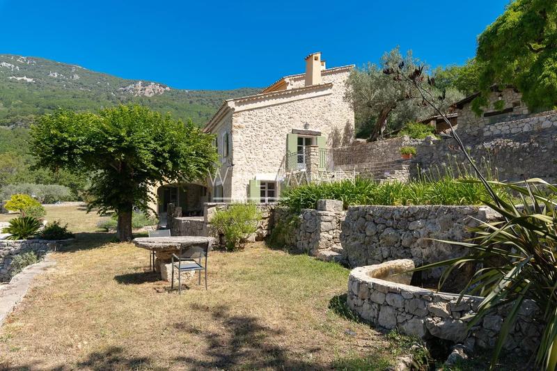 Villa - 270 m² - 7 pièces