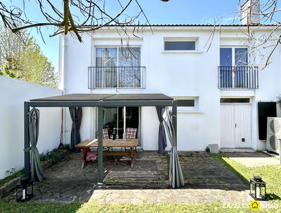 Maison traditionnelle - 97 m² - 5 pièces