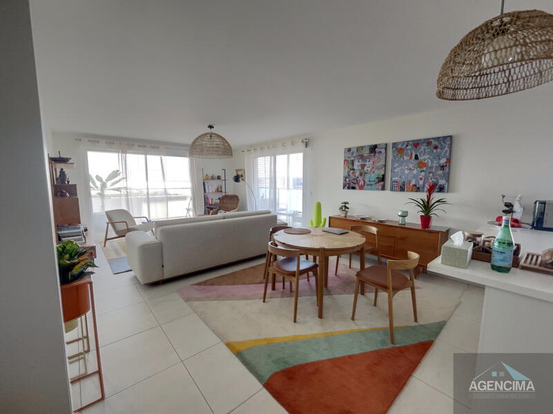 Appartement - 100 m² - 4 pièces