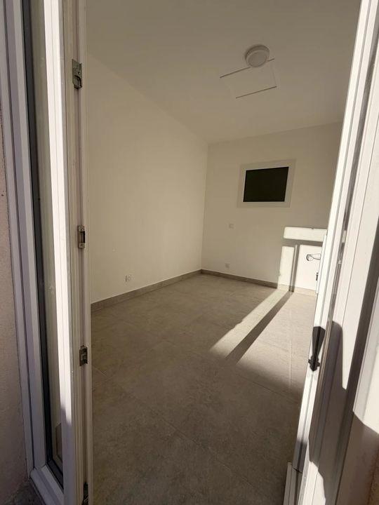 Immeuble - 102 m² - 4 pièces