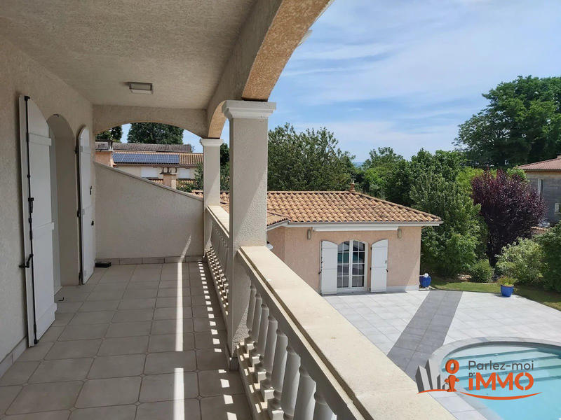 Maison - 180 m² - 6 pièces