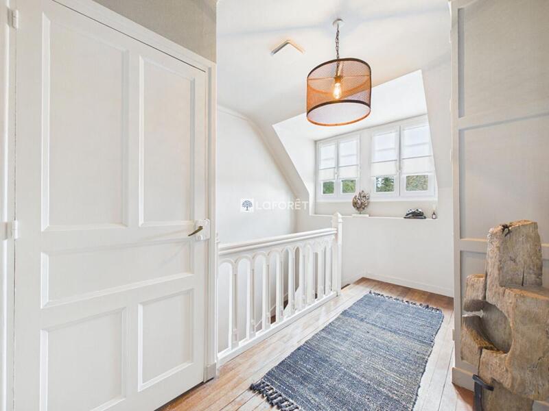 Propriété - 191 m² - 6 pièces