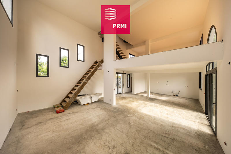 Maison - 200 m² - 5 pièces