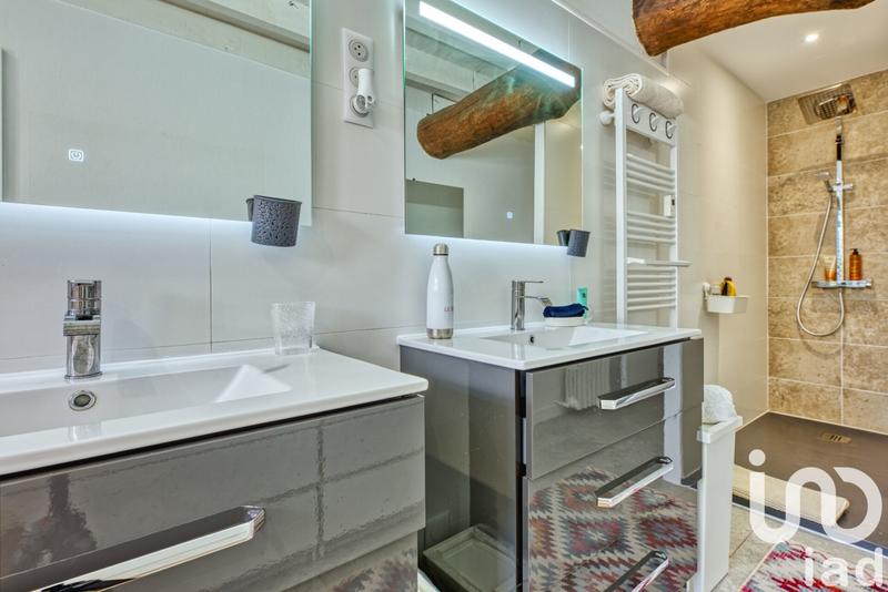 Maison - 390 m² - 11 pièces