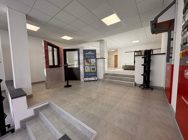 Local commercial - 396 m² - 3 pièces