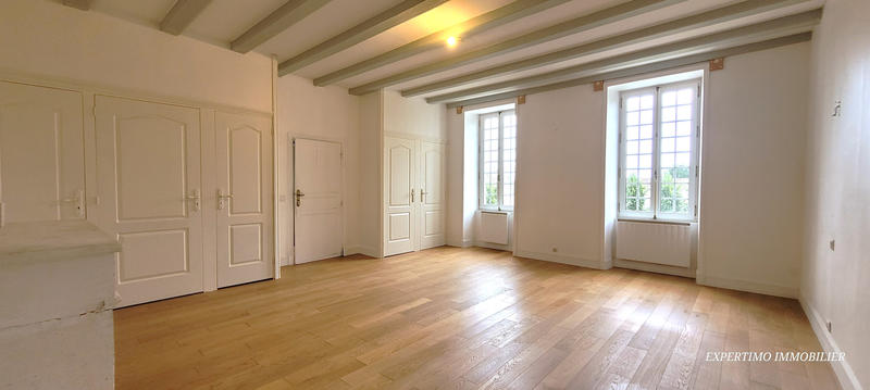 Maison - 252 m² - 9 pièces