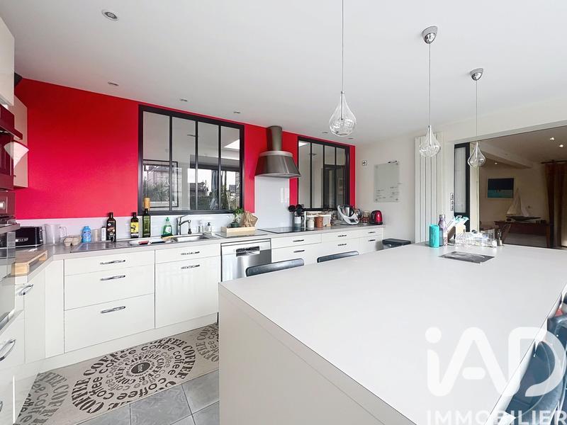 Maison - 203 m² - 7 pièces