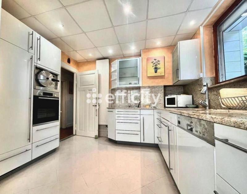 Maison d'architecte - 235 m² - 8 pièces