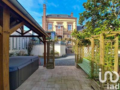 Maison - 206 m² - 8 pièces