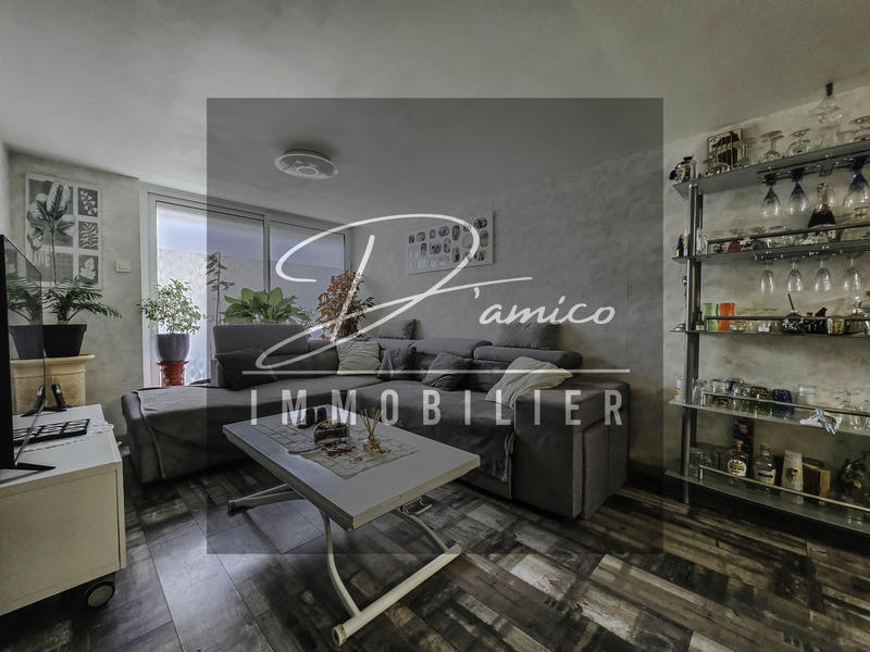 Maison - 122 m² - 8 pièces