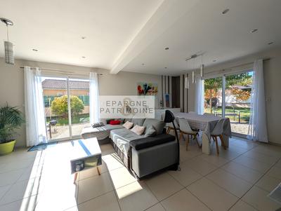 Maison - 111 m² - 5 pièces