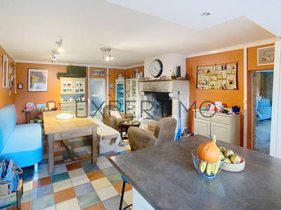 Maison - 230 m² - 9 pièces