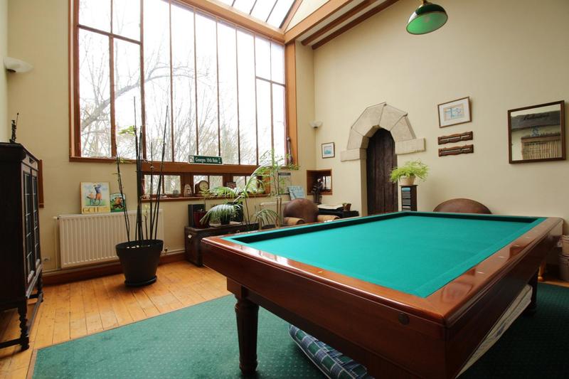 Maison - 412 m² - 11 pièces