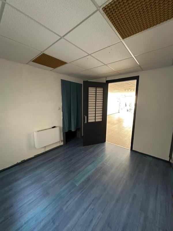 Local commercial - 70 m² - 2 pièces