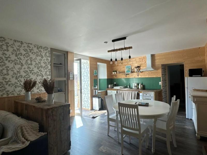 Maison - 280 m² - 9 pièces