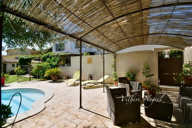 Villa - 209 m² - 7 pièces