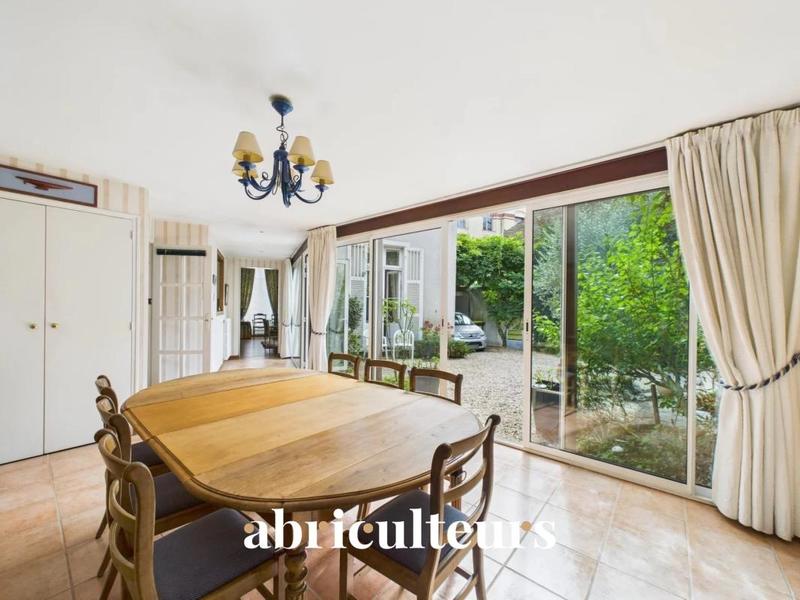 Maison ancienne - 255 m² - 8 pièces