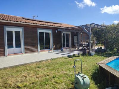 Maison de bois - 128 m² - 4 pièces